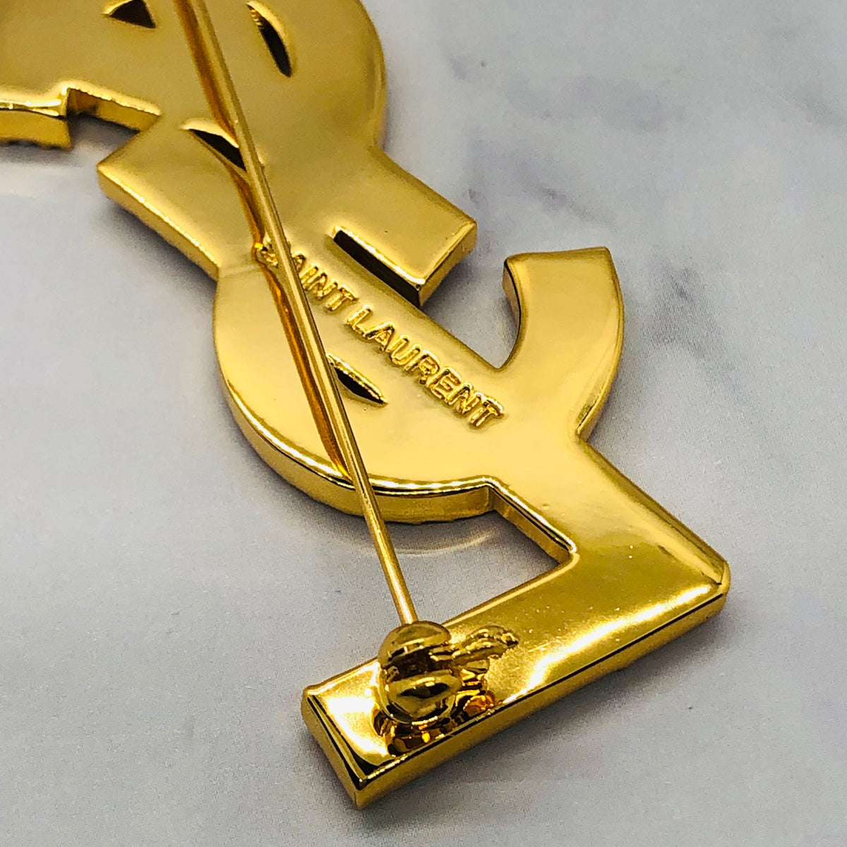 YSL YVES SAINT LAURENT Gold Tone Brooch Pin - Pre owned