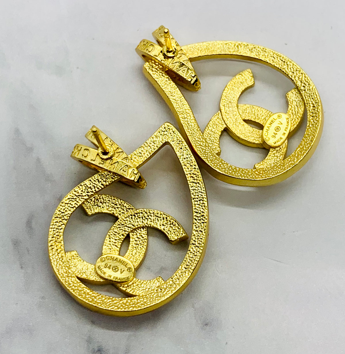 CHANEL CC 1994 Vintage Pendant Earrings - USED