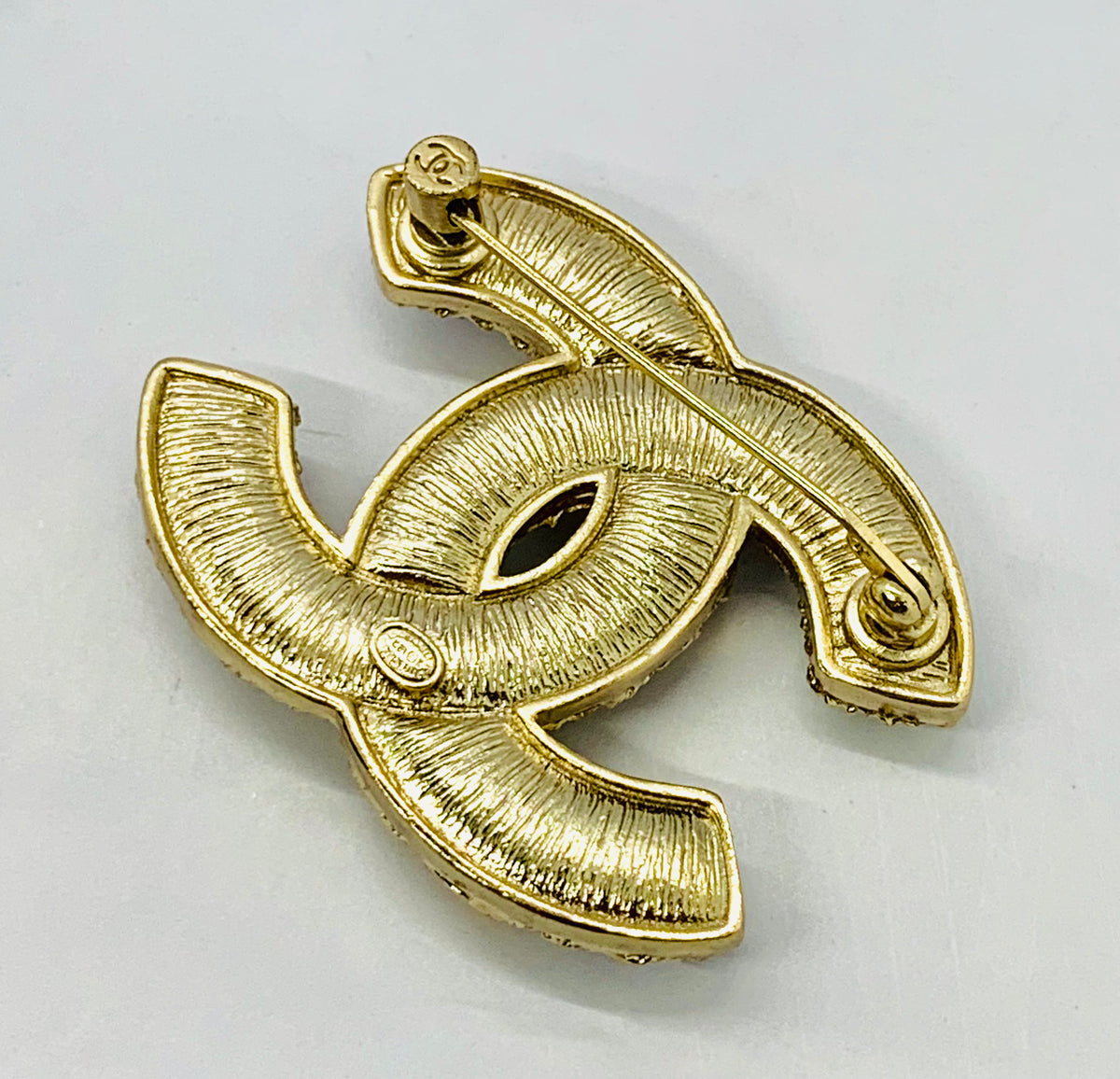 CHANEL CC 2021 Flower Pearl Trim Brooch Pin - Pre owned