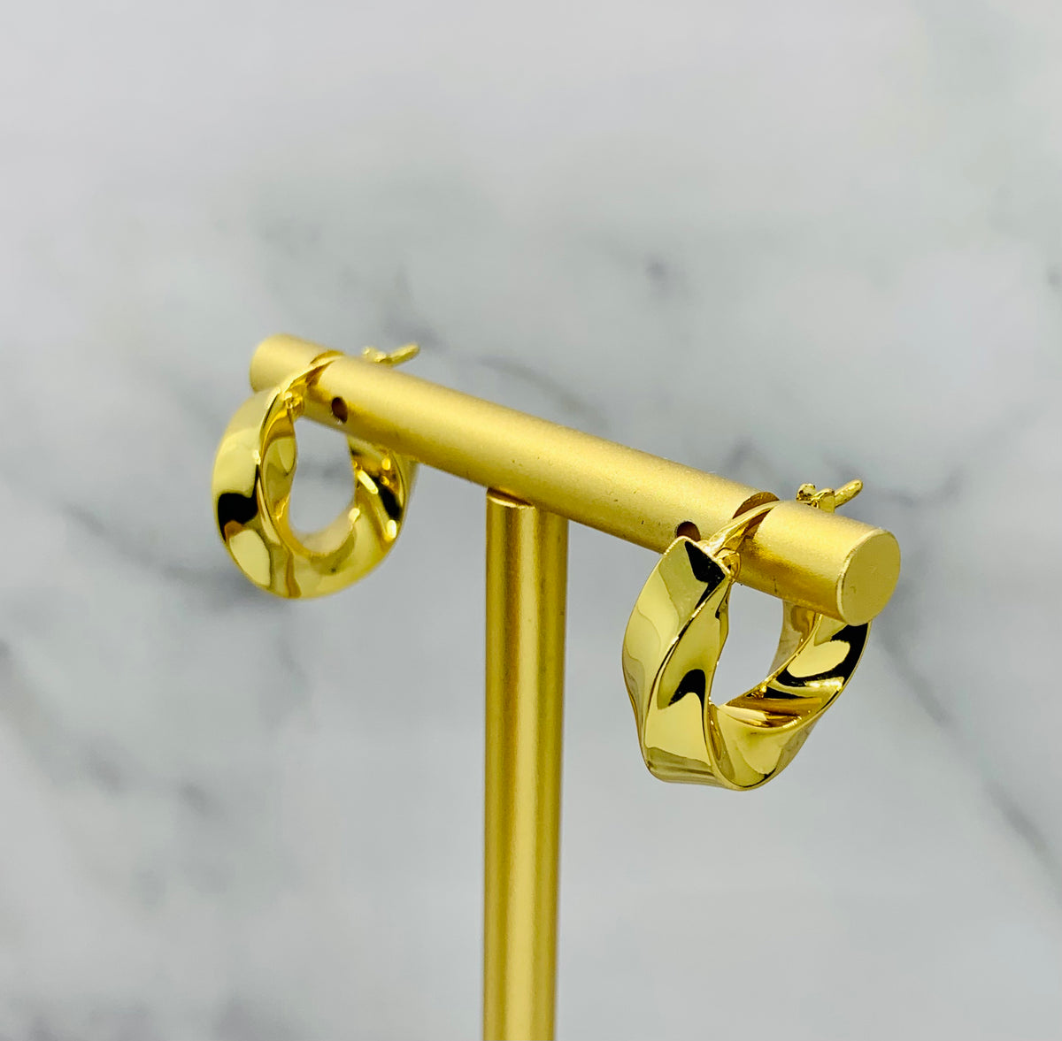 BOTTEGA VENETA Gold Twist Hoops - Pre owned