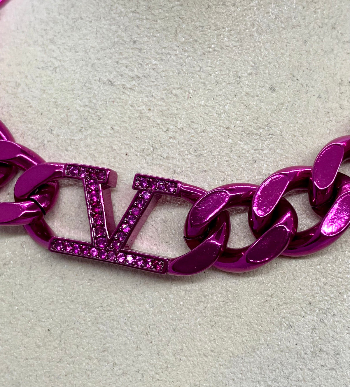 VALENTINO V Pink Chain Necklace - Pre owned