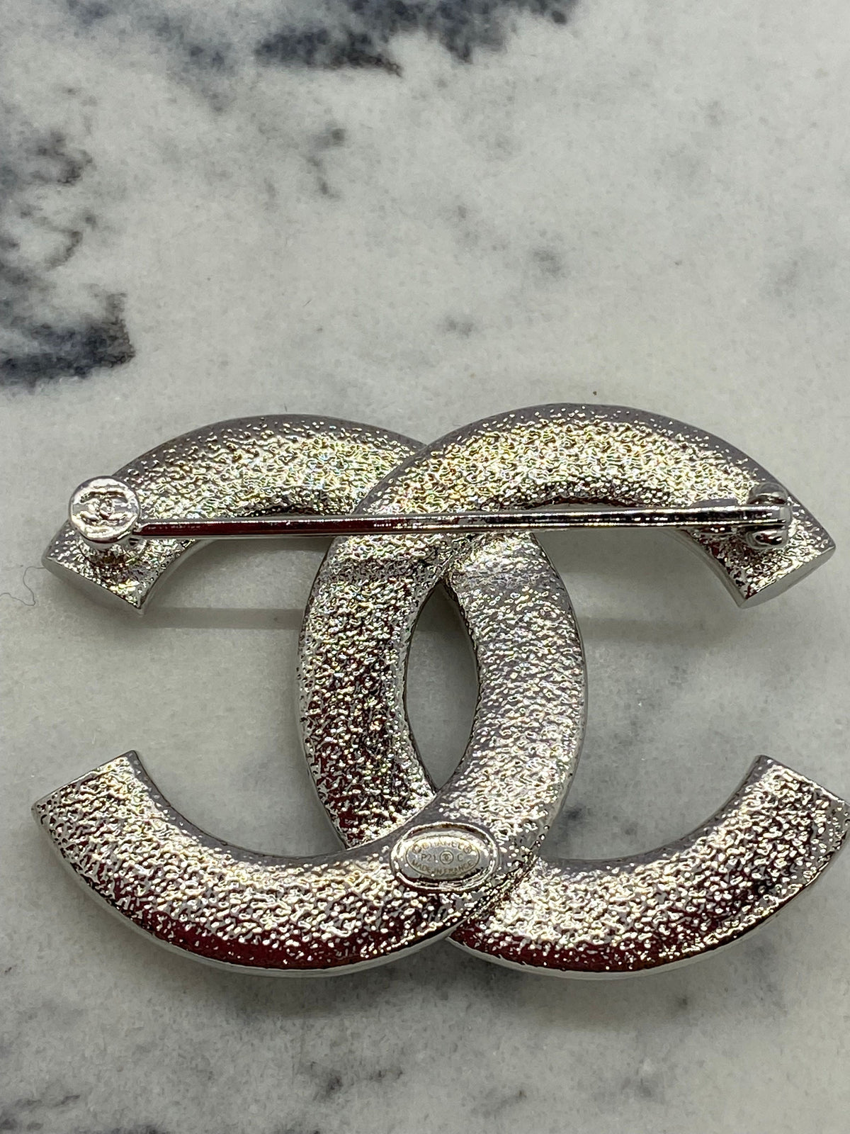 CHANEL CC Silver Tone Rhinestone Pearl Trim Brooch Pin - Pre owned