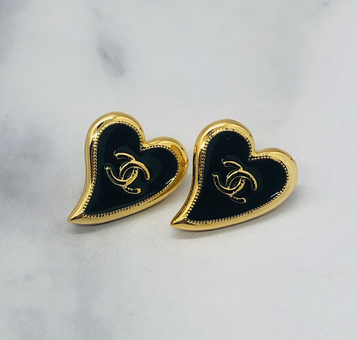CHANEL CC Black Heart Earrings - Pre owned