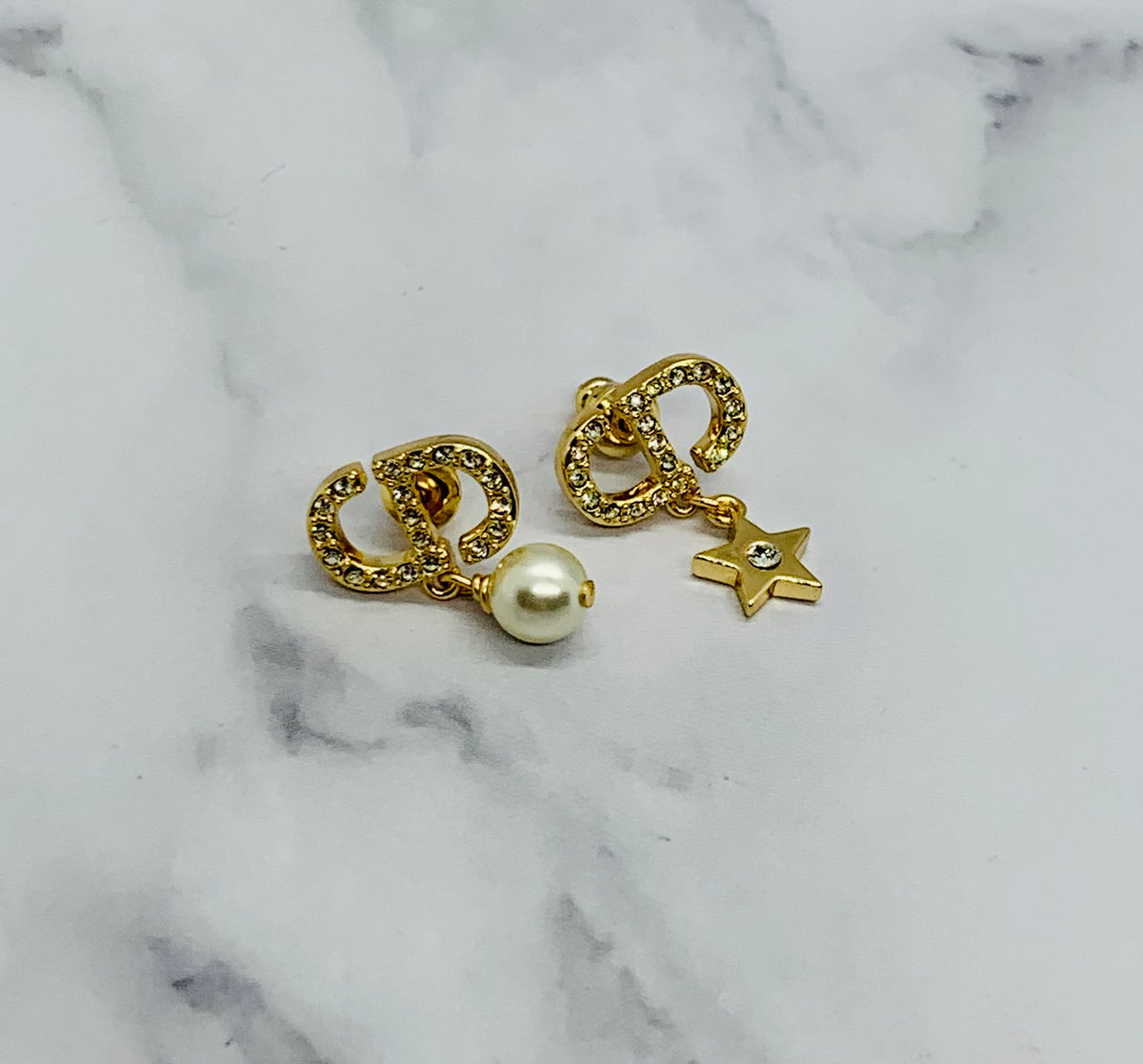 CHRISTIAN DIOR CD Star Pearl Pendant Earrings - Pre owned