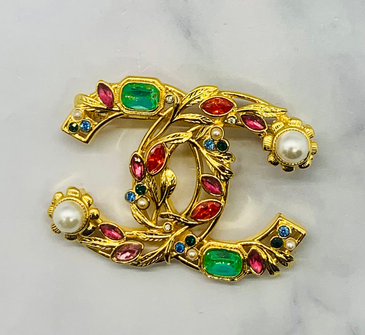 CHANEL CC Rhinestone Brooch Pin - Pre owned