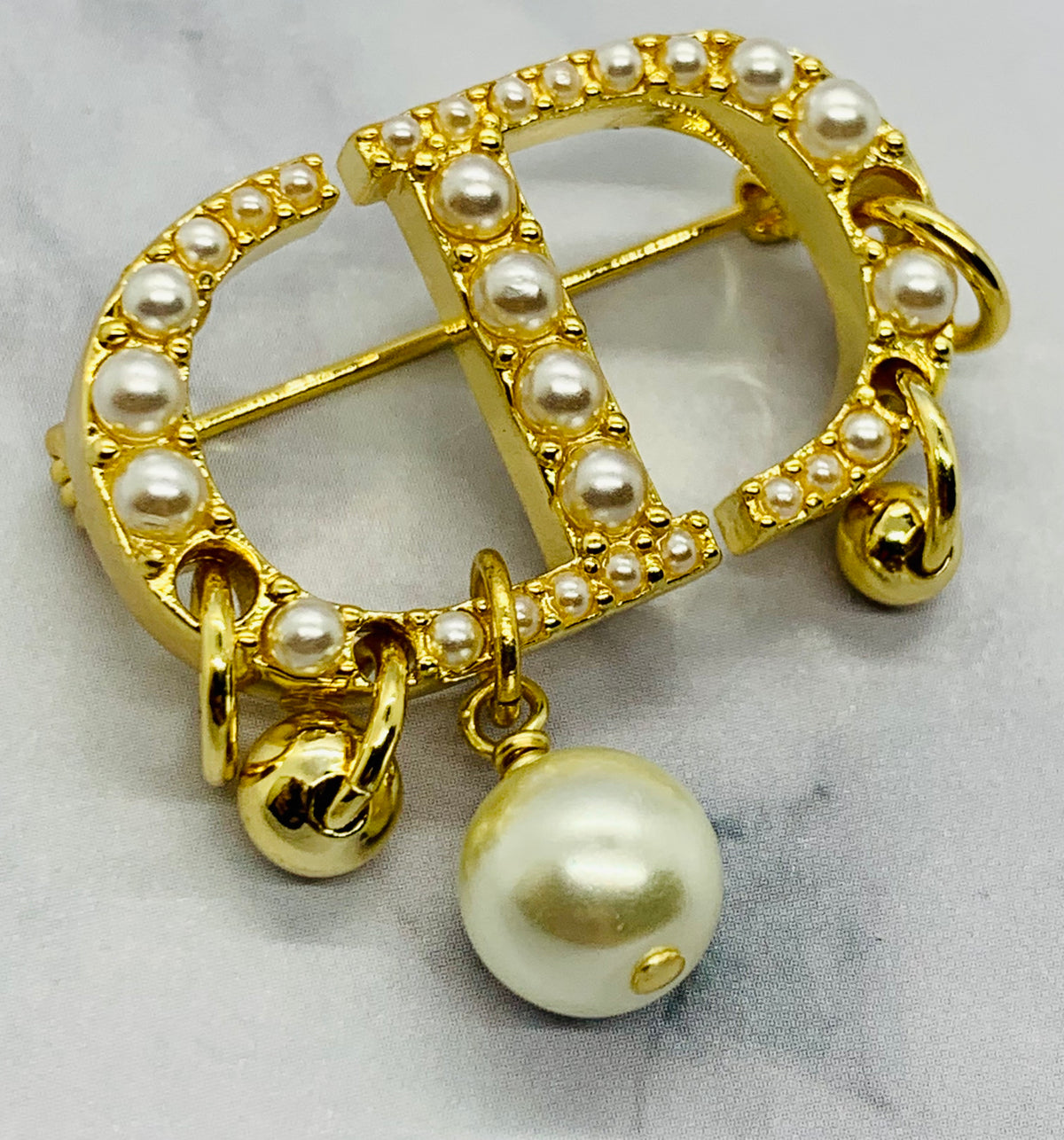 CHRISTIAN DIOR CD Pearl Trim Brooch Pin - Pre owned