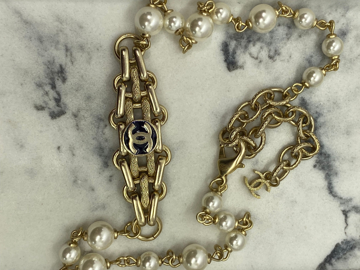 CHANEL CC Pearl Trim Necklace - Pre owned