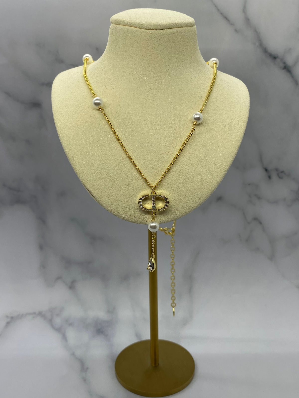 CHRISTIAN DIOR CD Gold Tone Pearl Necklace - Pre owned