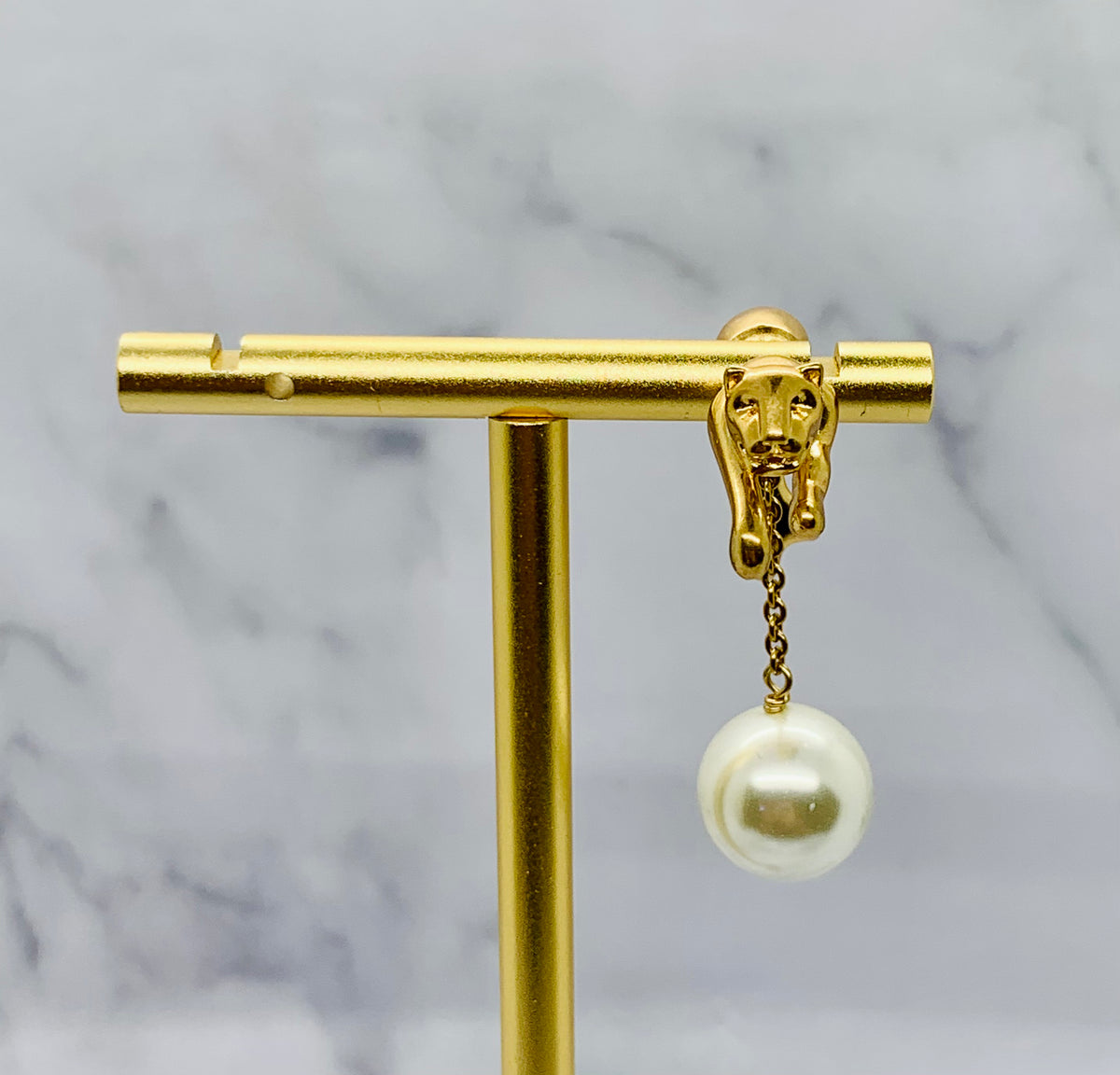 CHRISTIAN DIOR Jaguar & Pearl Single Statement Earring - Pre owned
