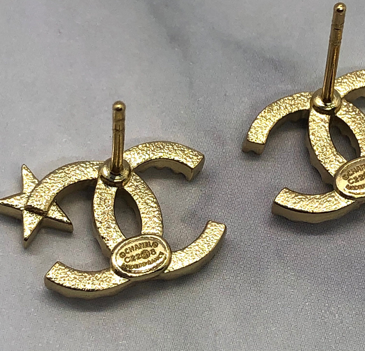 CHANEL CC Rhinestone Star Earrings - USED