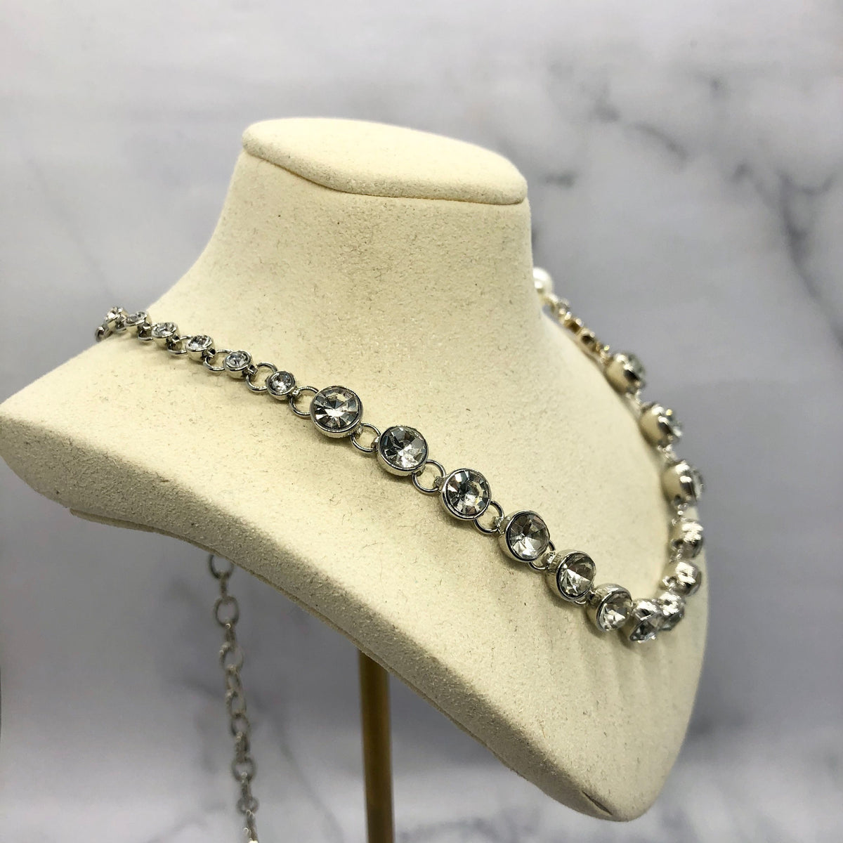 CHANEL CC Rhinestone & Pearl Necklace - Pre owned