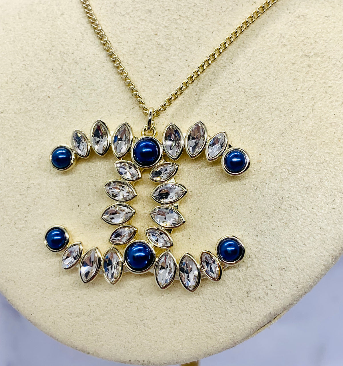 CHANEL CC 2018 Rhinestone Pendant Necklace - Pre owned