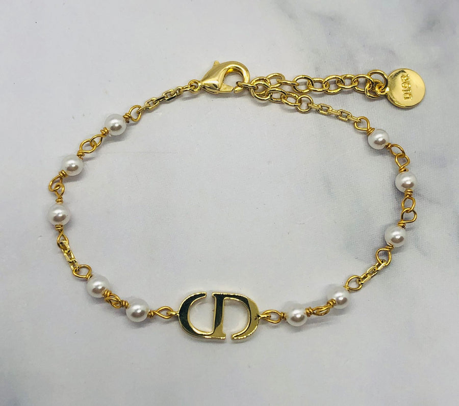 CHRISTIAN DIOR CD Pearl Trim Gold Bracelet - Pre owned