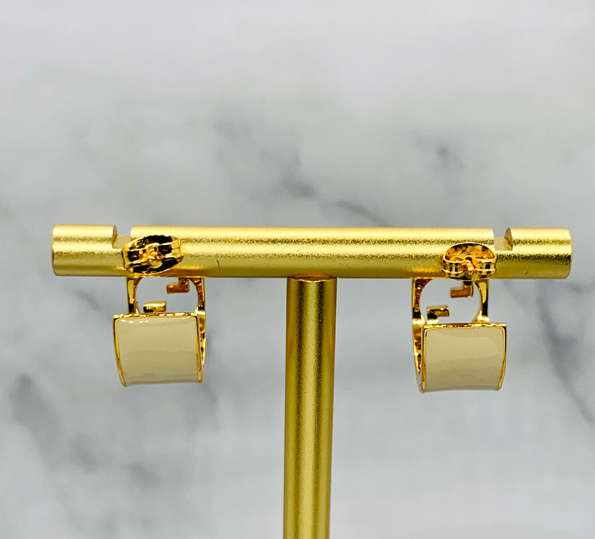 GUCCI GG White Trim Hoop Earrings - Pre owned