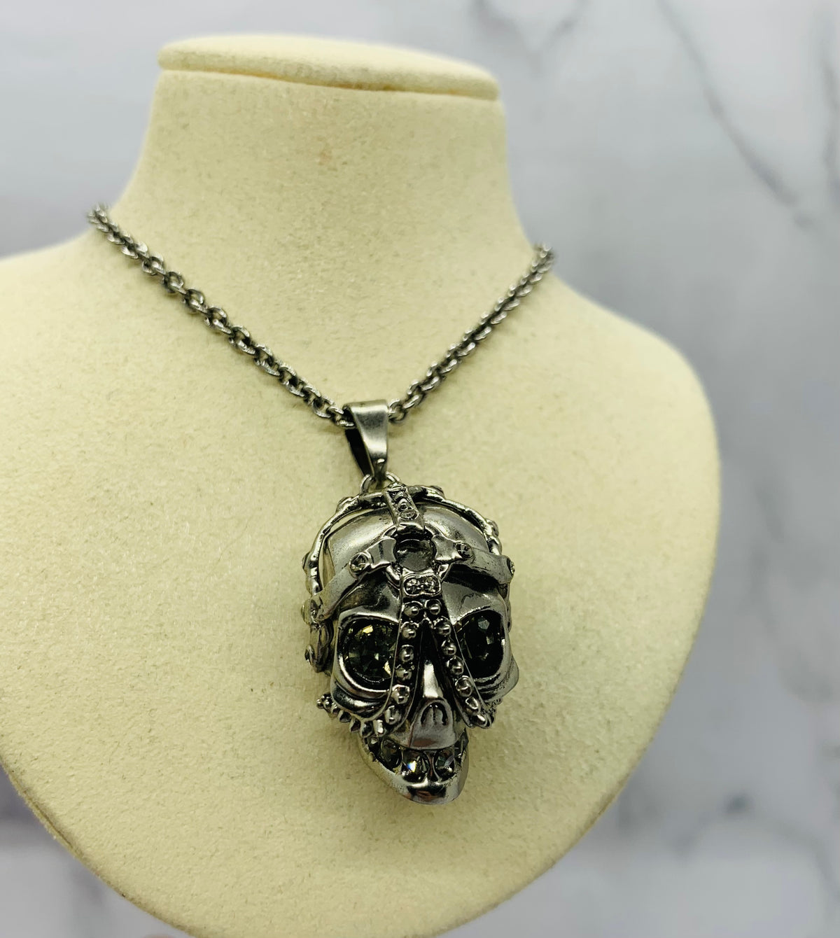 ALEXANDER MCQUEEN Skull Pendant Necklace - Pre owned