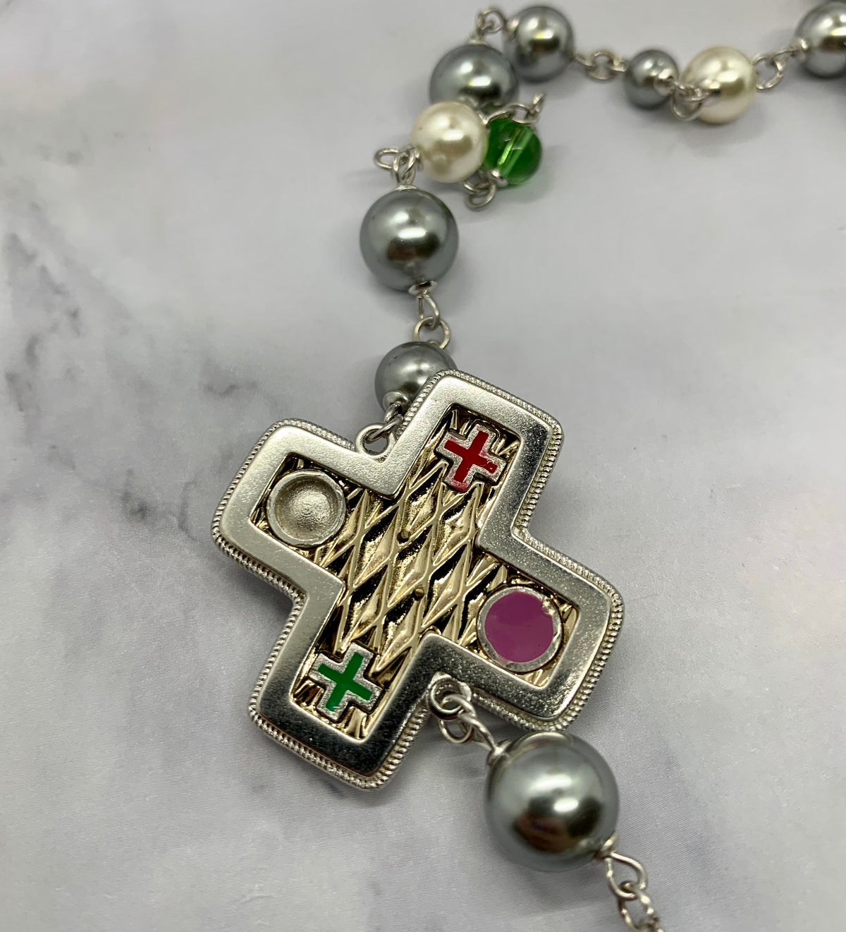 CHANEL CC 2018 Cross Multicolor Necklace - Pre owned