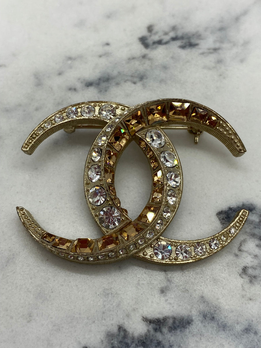 CHANEL CC Rhinestone Brooch - DAMAGED