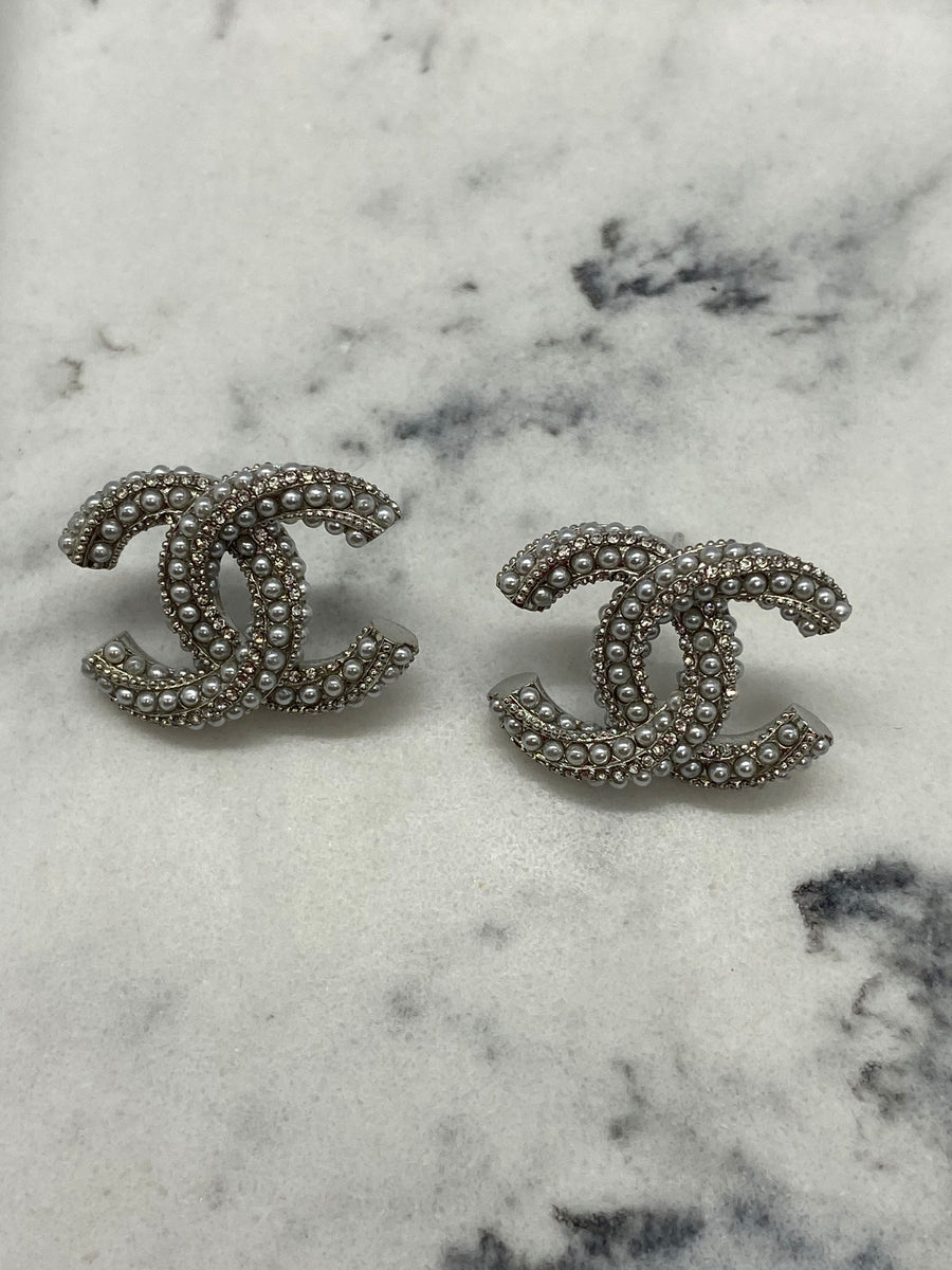 CHANEL CC Silver Tone Pearl Trim Earrings - Pre owned