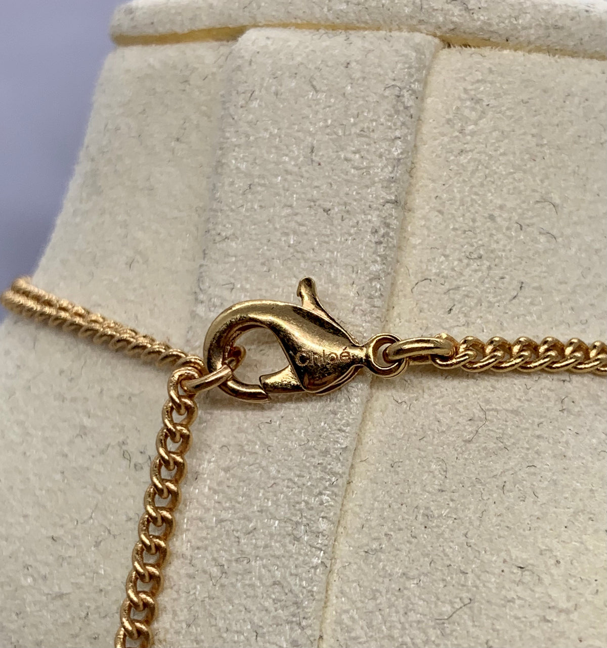 CHLOE Vintage Heart Charm Pendant Necklace - Pre owned