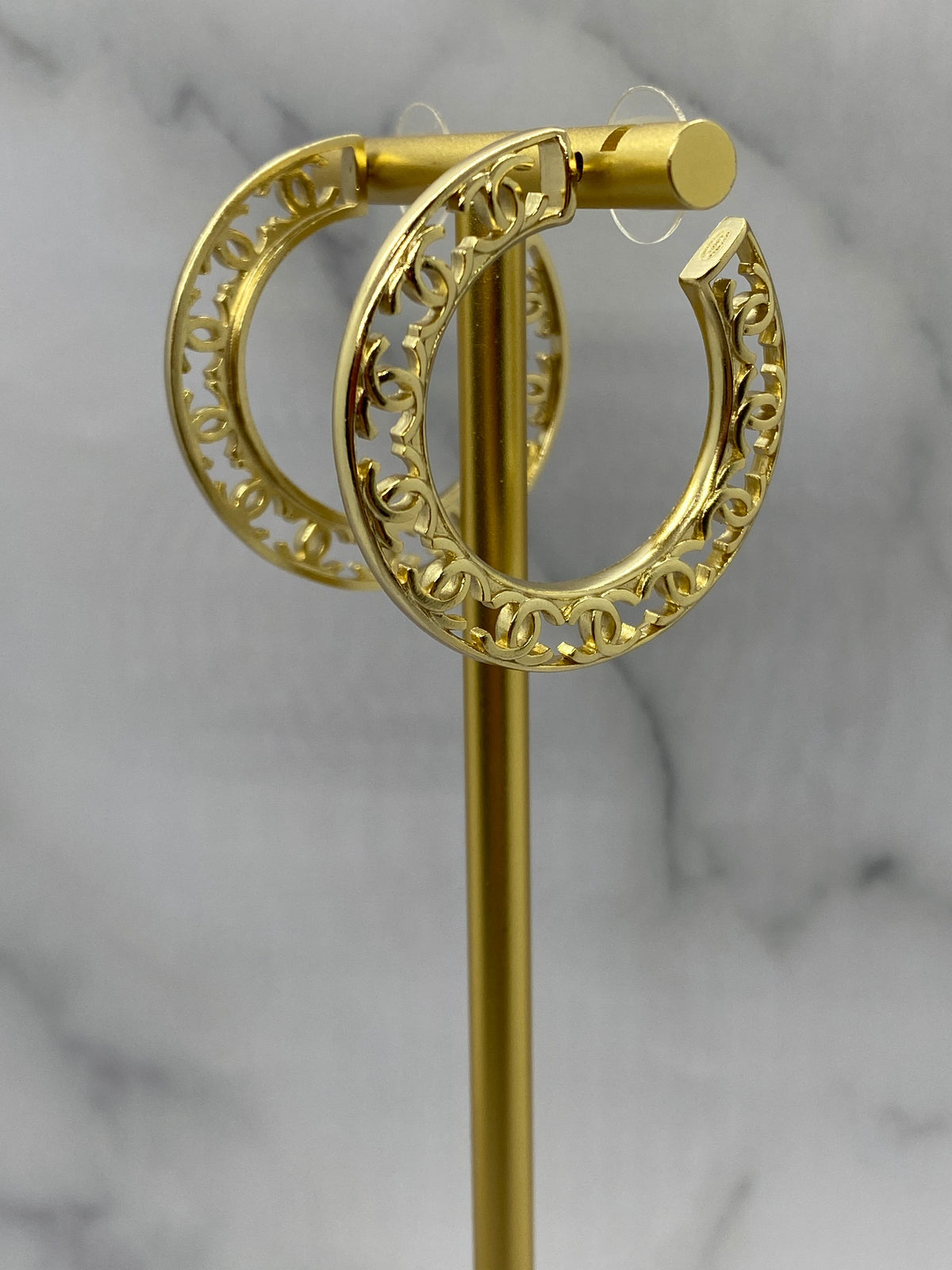 CHANEL CC 2019 Gold Tone Hoop Earrings - Pre owned