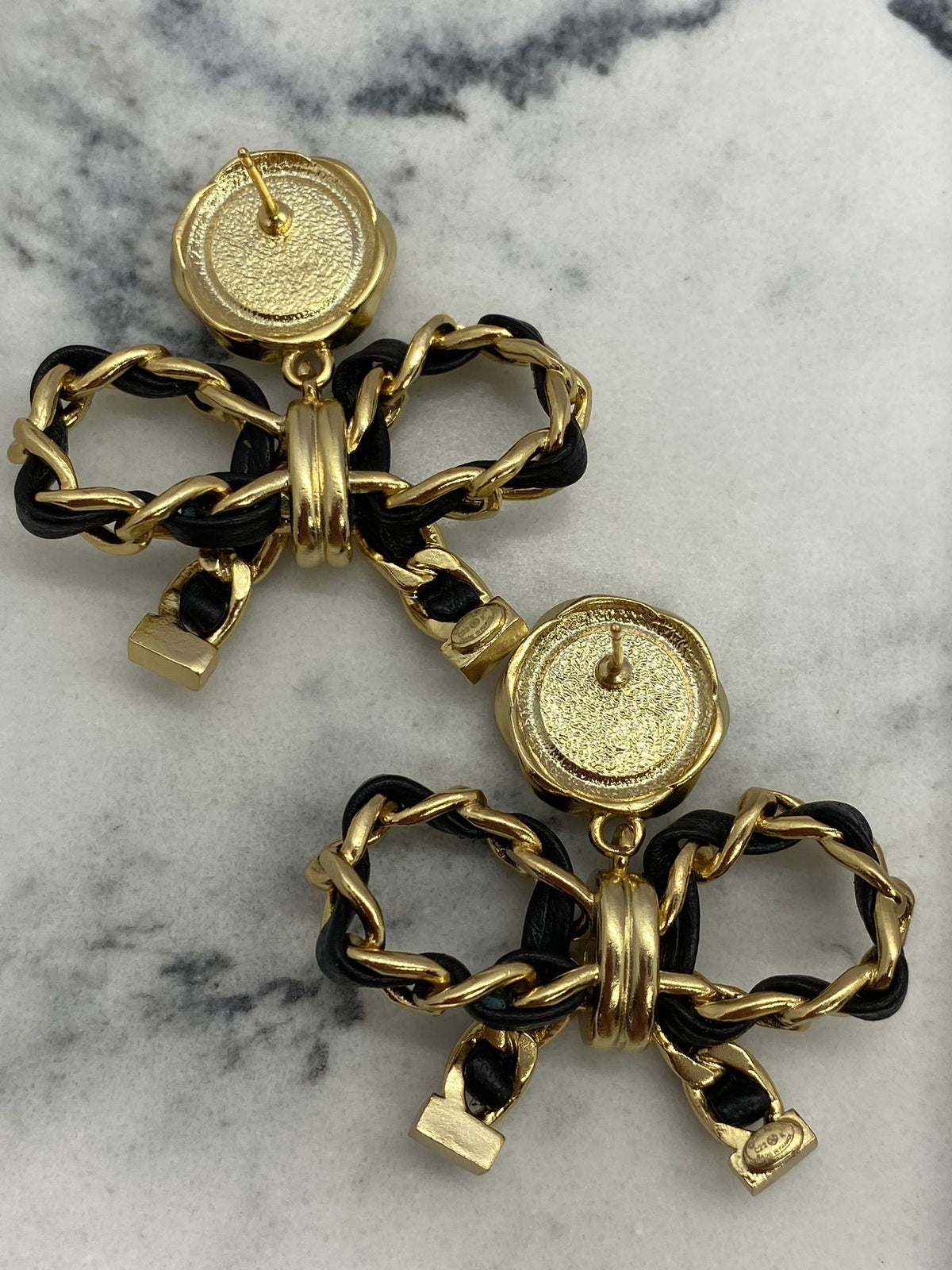 Auth CHANEL CC Leather Bow Earrings - Pre owned /