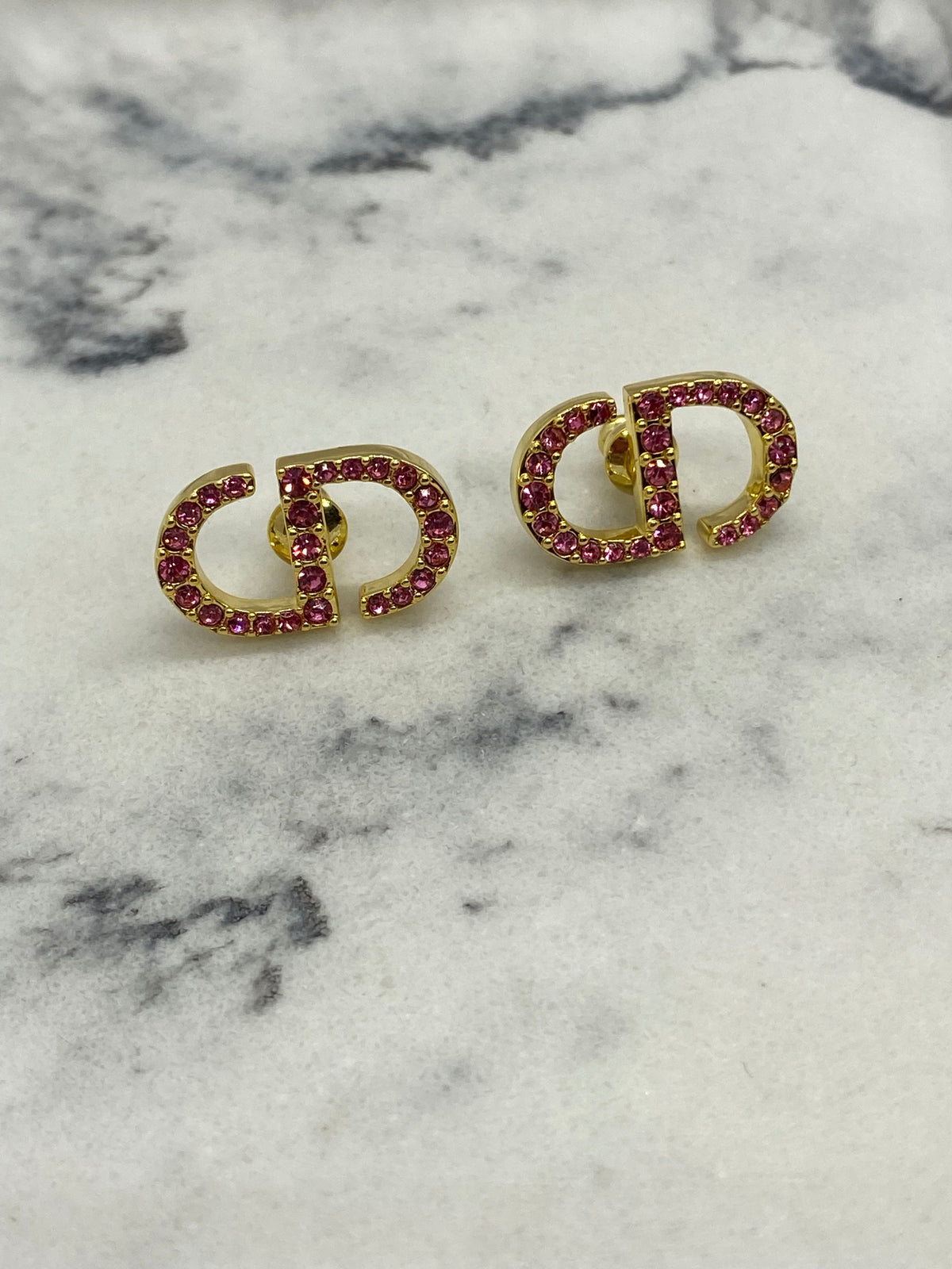 CHRISTIAN DIOR CD Gold Tone Pink Small Earrings - Pre owned