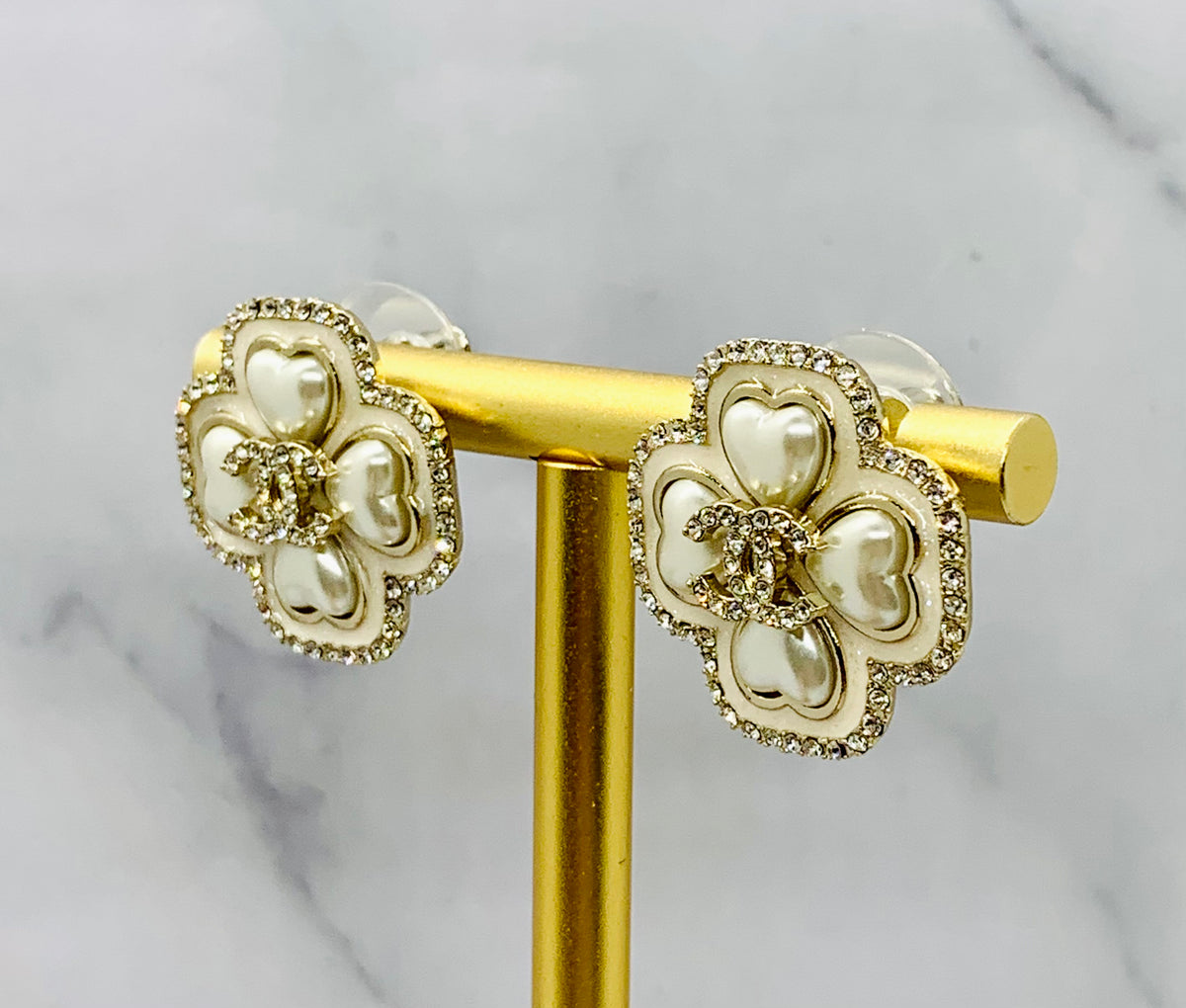 CHANEL CC Clover Rhinestone Earrings - Pre owned