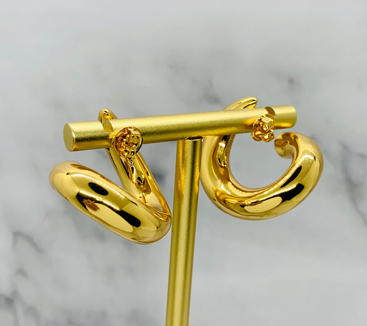 BOTTEGA VENETA Swirl Gold Hoop Earrings - Pre owned