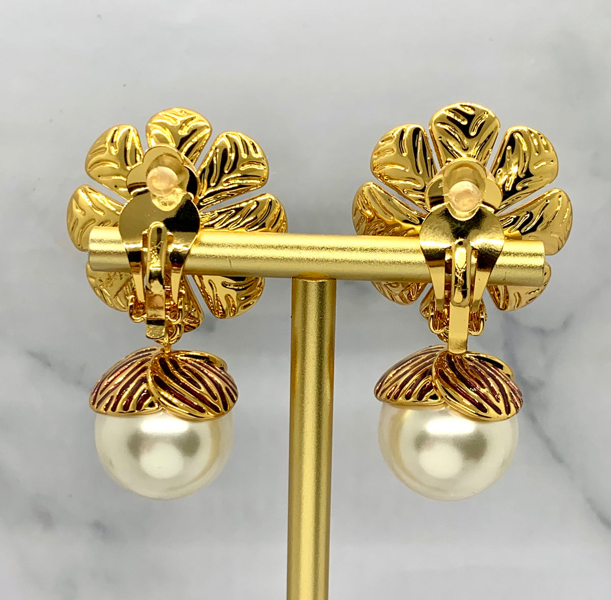 YSL YVES SAINT LAURENT Flower Pearl Clip On Earrings - Pre owned