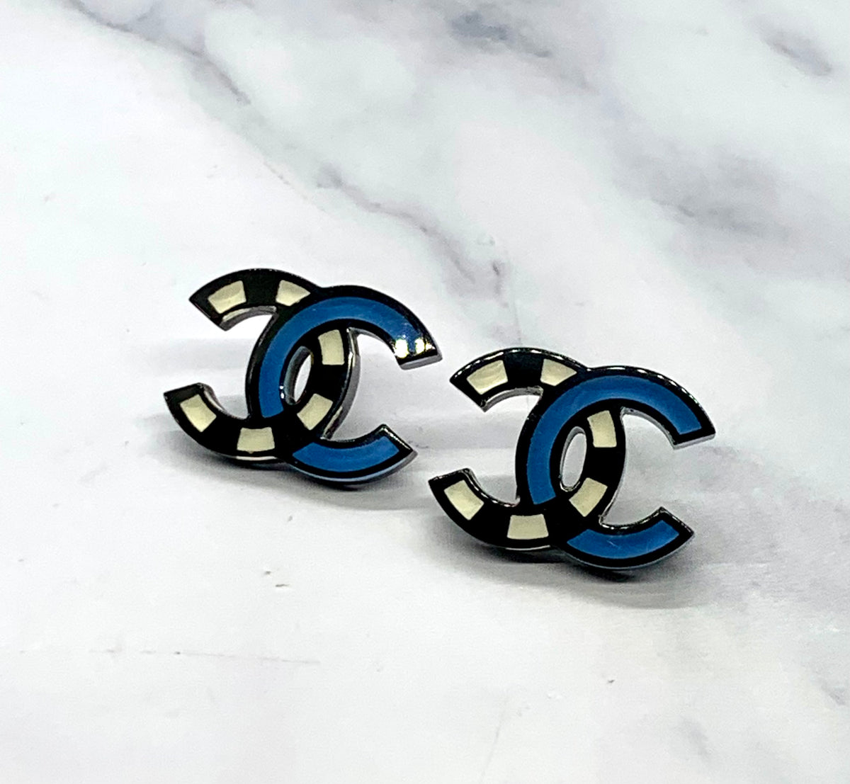 CHANEL CC 2018 Plastic Earrings - USED