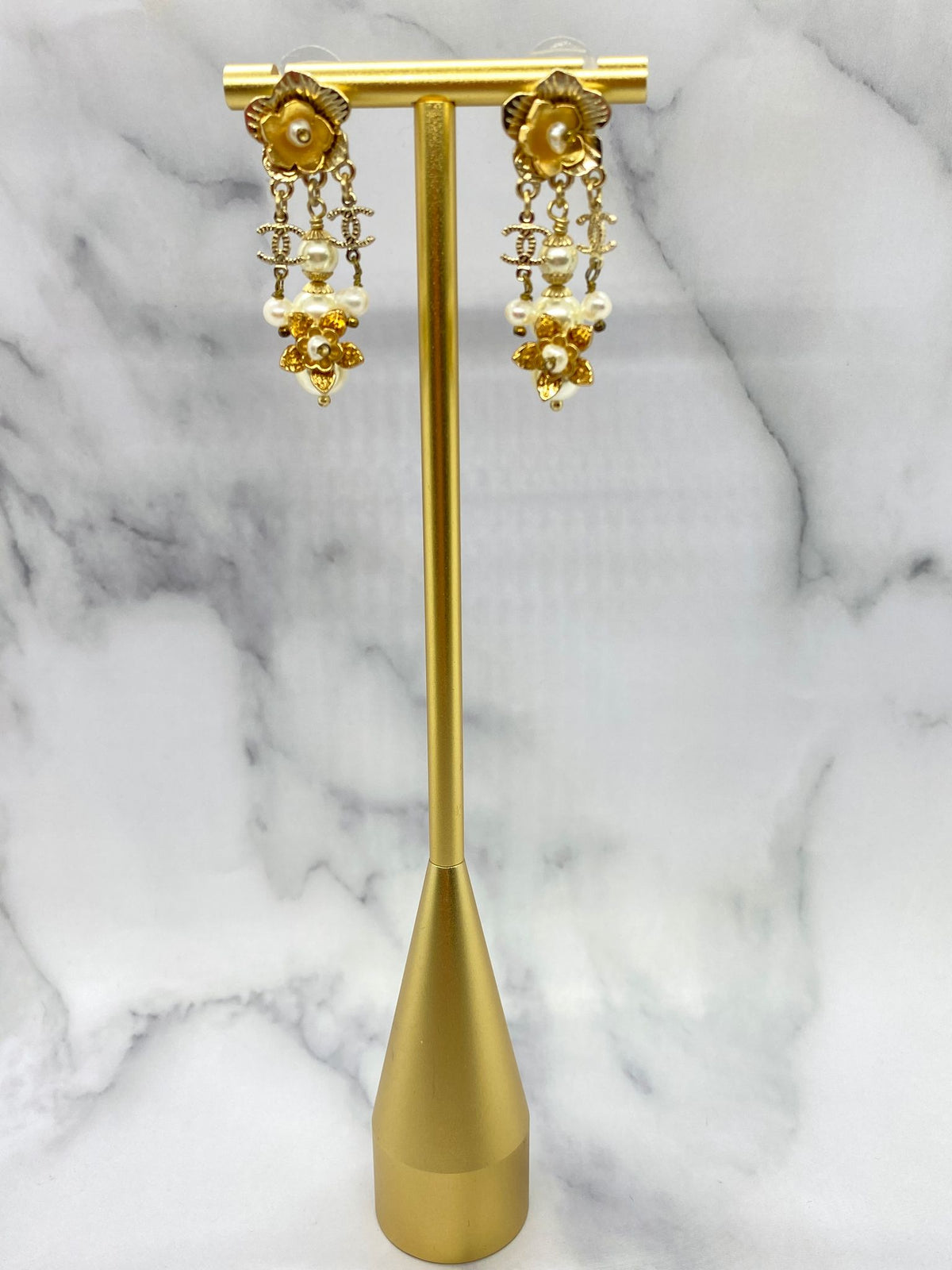 CHANEL CC 2017 Gold Flower Pearl Pendant Earrings - USED