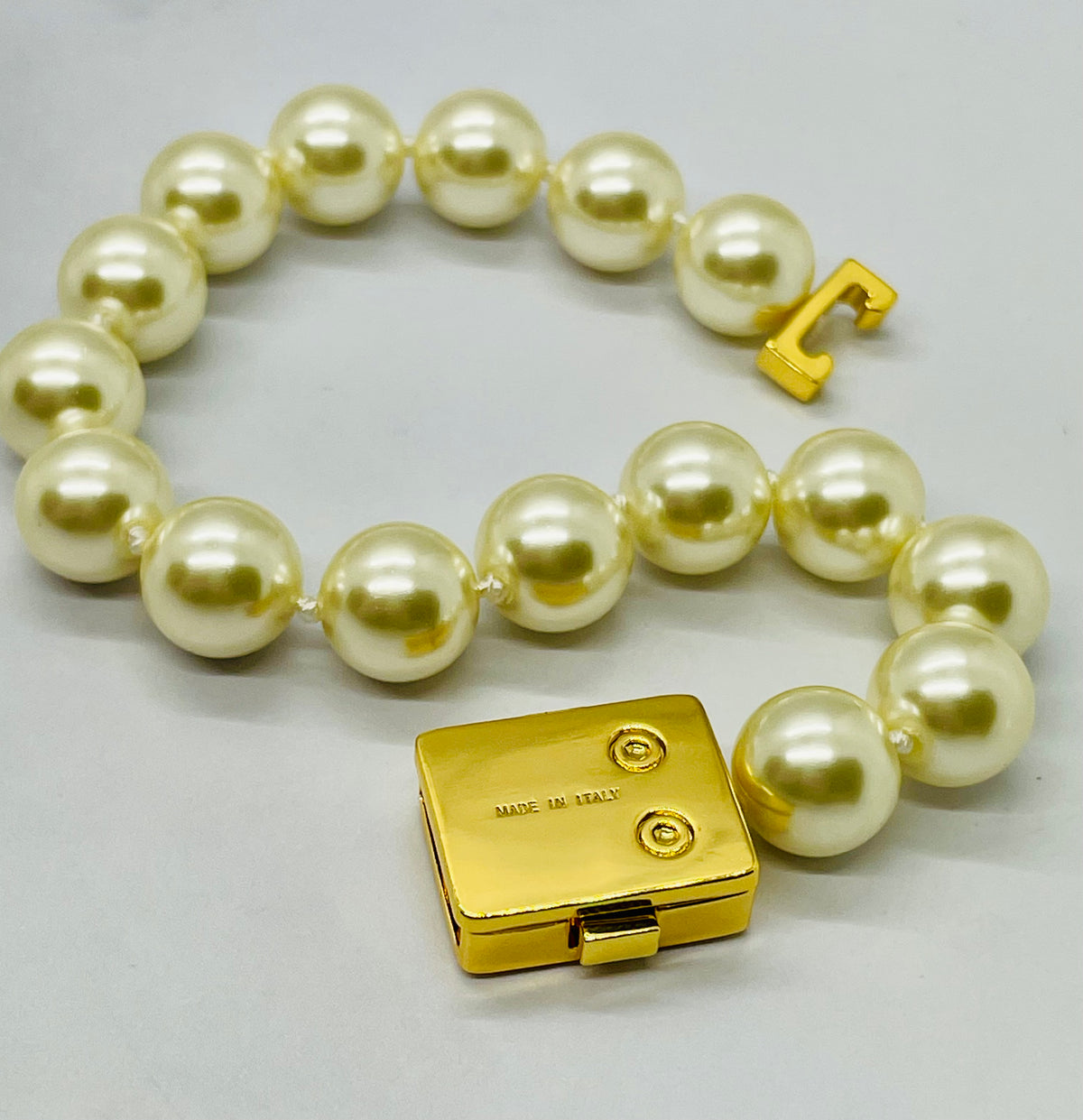 MIU MIU Pearl Monogram Bracelet - Pre owned