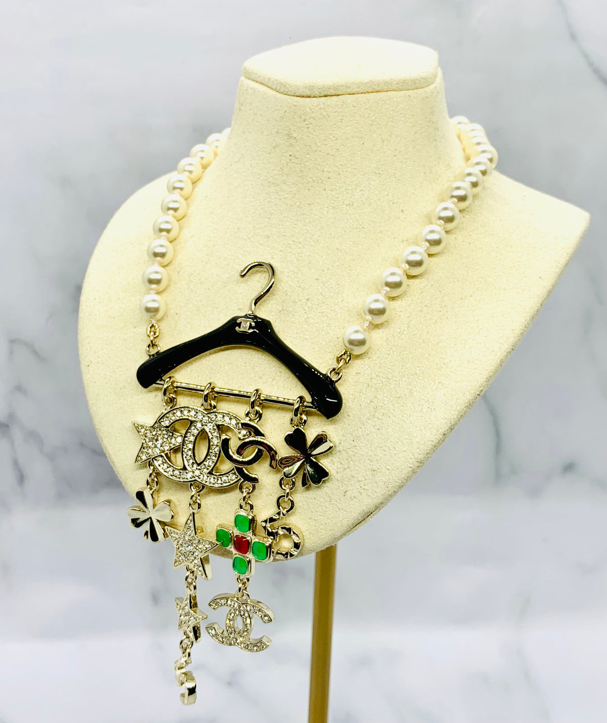 CHANEL CC Rare Hanger Pearl Necklace - Pre owned