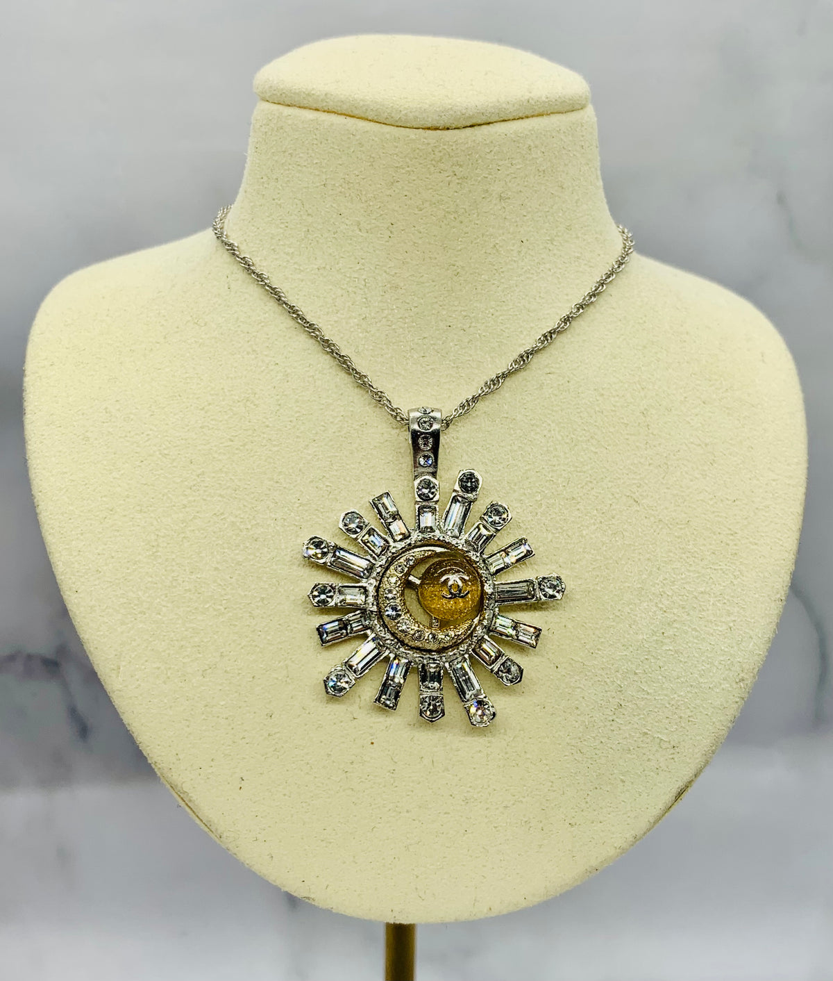 CHANEL CC Starburst Pendant Necklace - Pre owned