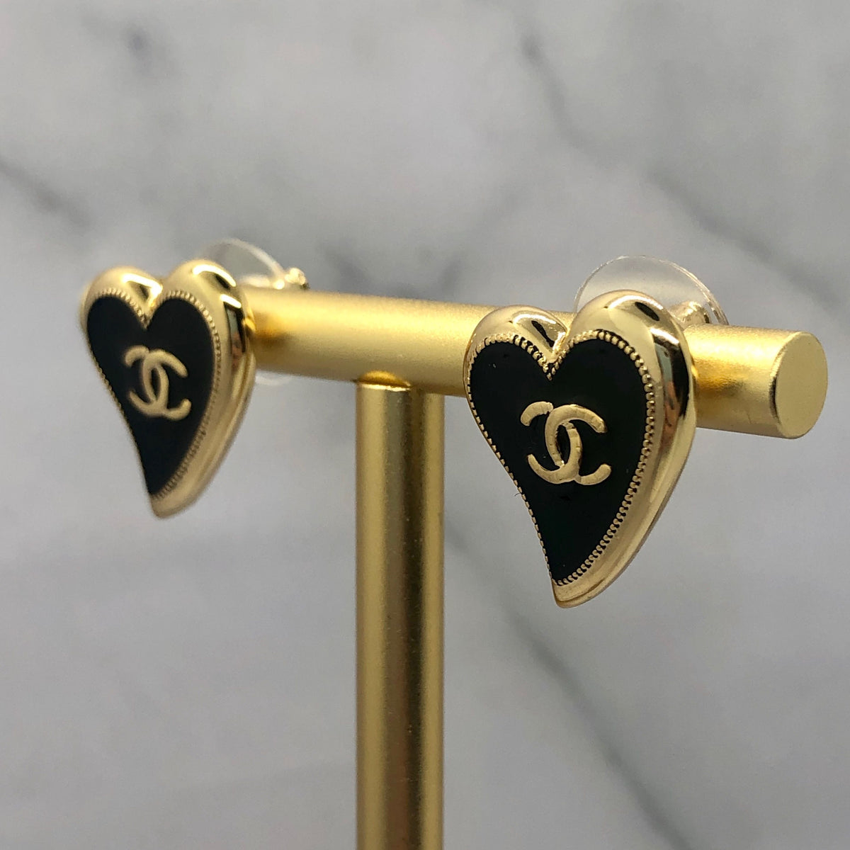 CHANEL CC Black Heart Earrings - Pre owned