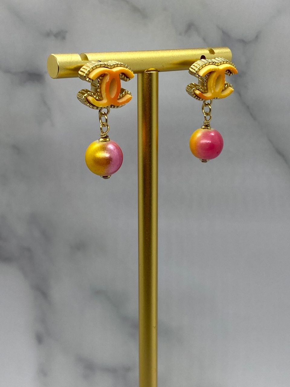CHANEL CC 2017 Colorful Pearl Pendant Earrings - USED