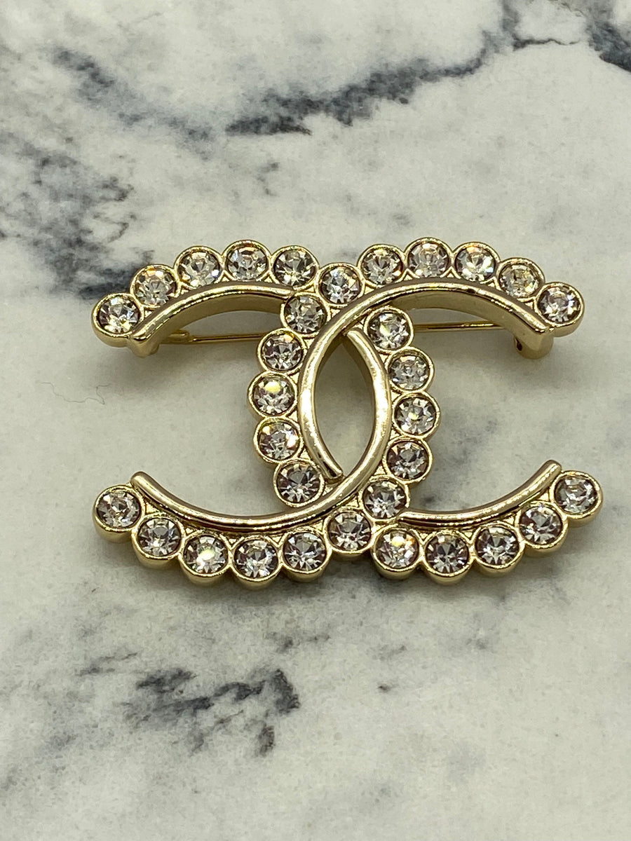 CHANEL CC Gold Tone Rhinestone Brooch Pin - Pre owned
