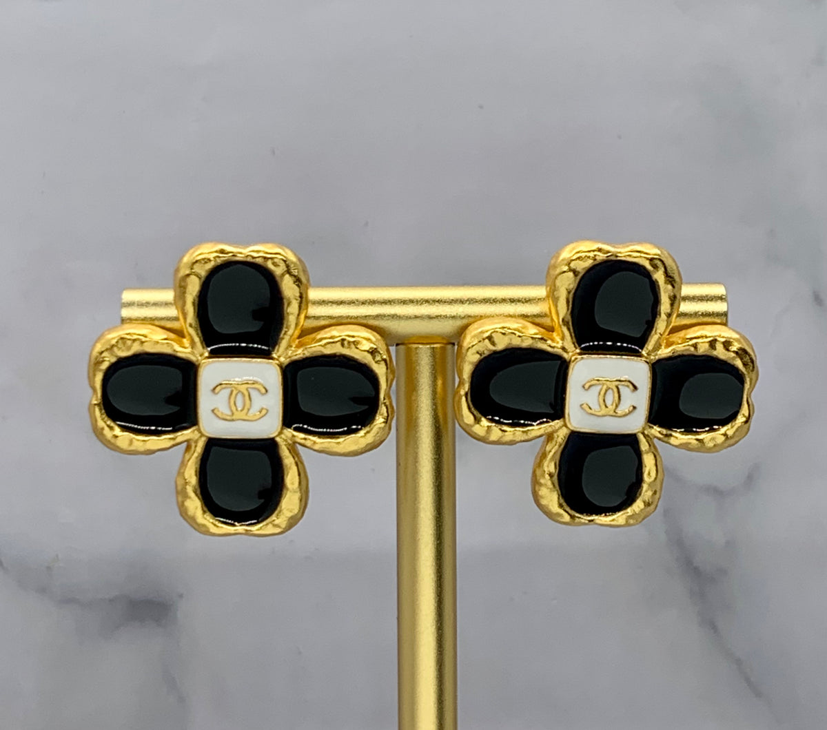 CHANEL CC Gold Flower Earrings - Pre owned
