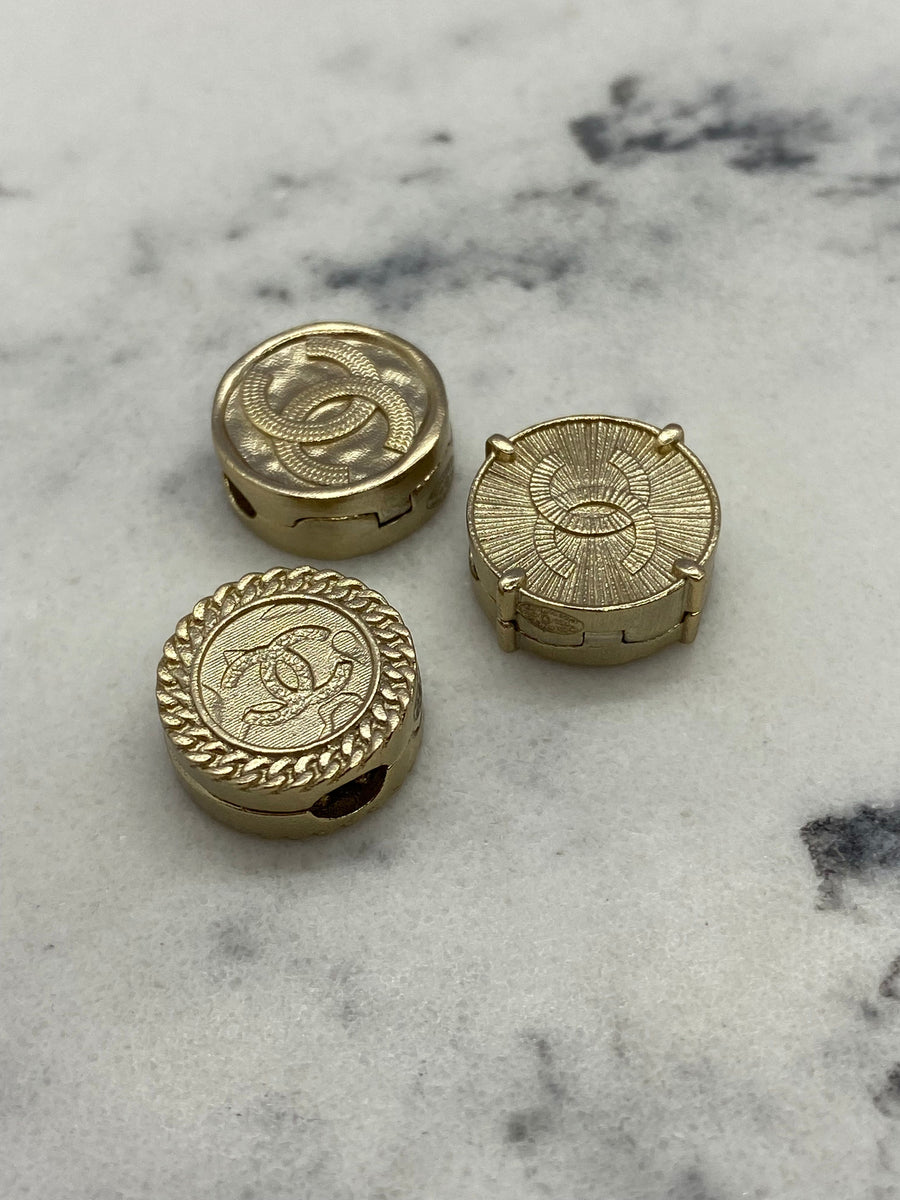 CHANEL CC Set of 3 Rare Hair Strand Clips - Pre owned