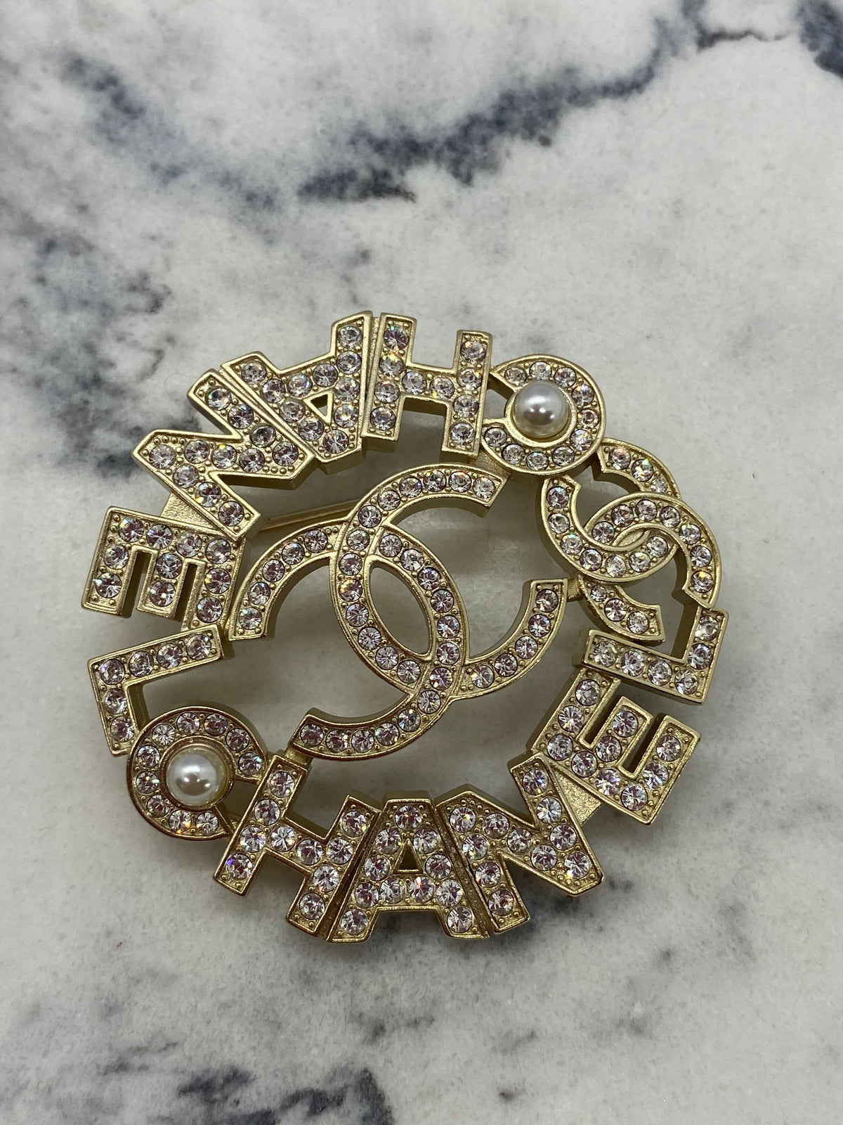 CHANEL CC Rhinestone Brooch Pin - Pre owned