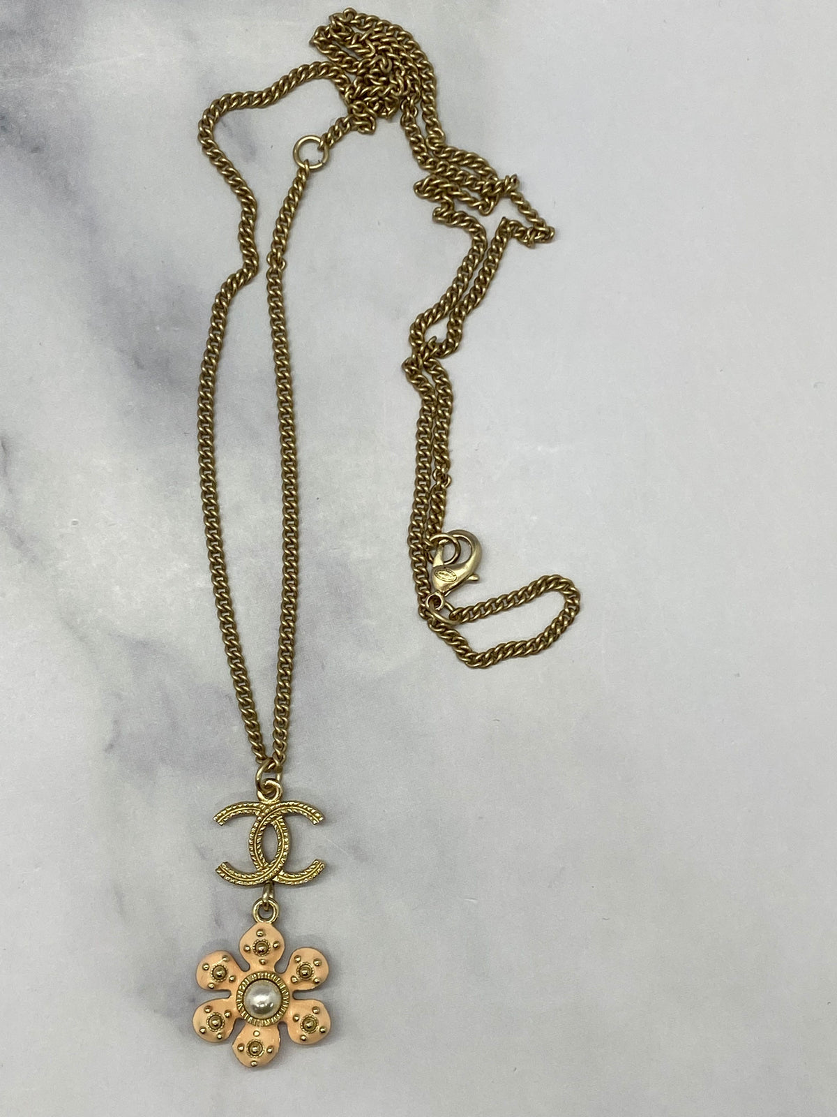 CHANEL CC 2018 Flower Pendant Charm Necklace - USED