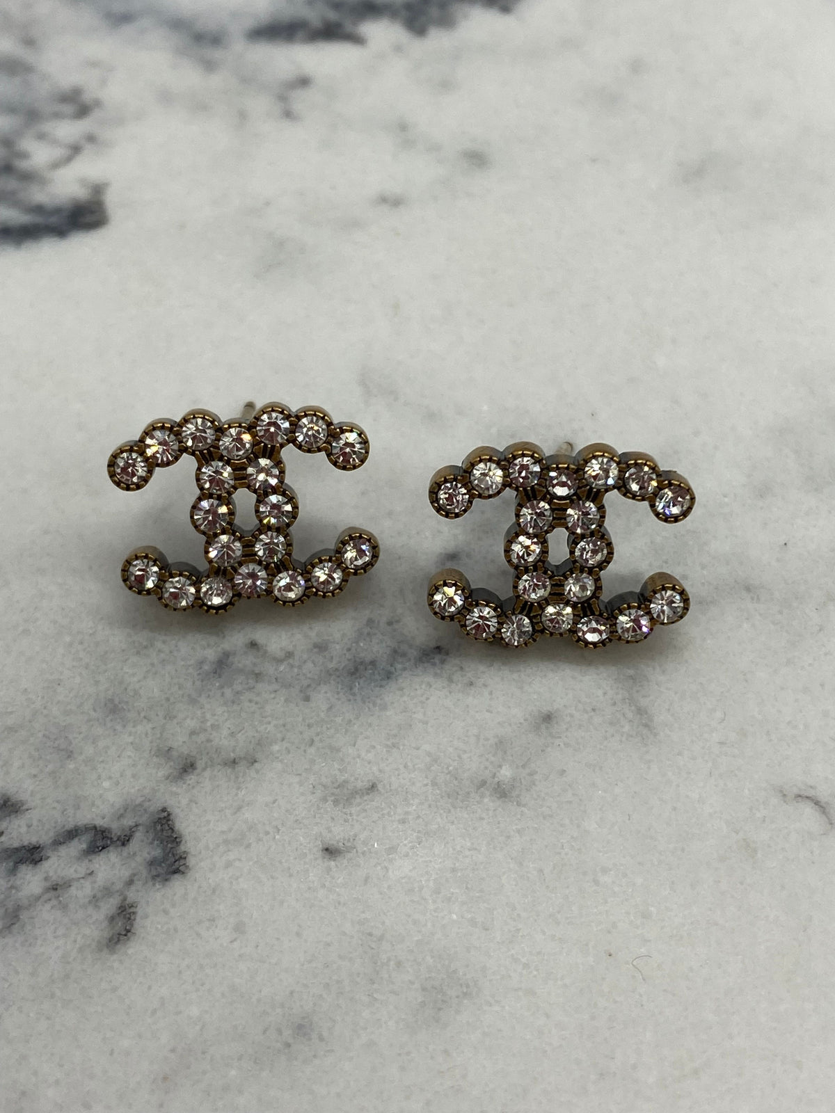 CHANEL CC Brass Tone Rhinestone Small Earrings - Pre owned