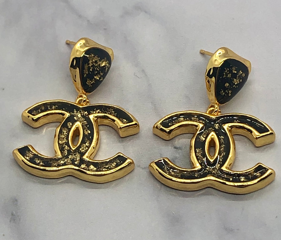 CHANEL CC Gold Flake Pendant Earrings - Pre owned
