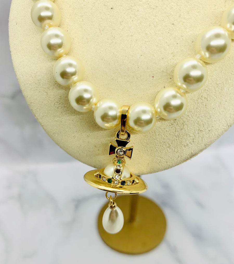 VIVIENNE WESTWOOD Gold Tone Pearl Orb Necklace - Pre owned