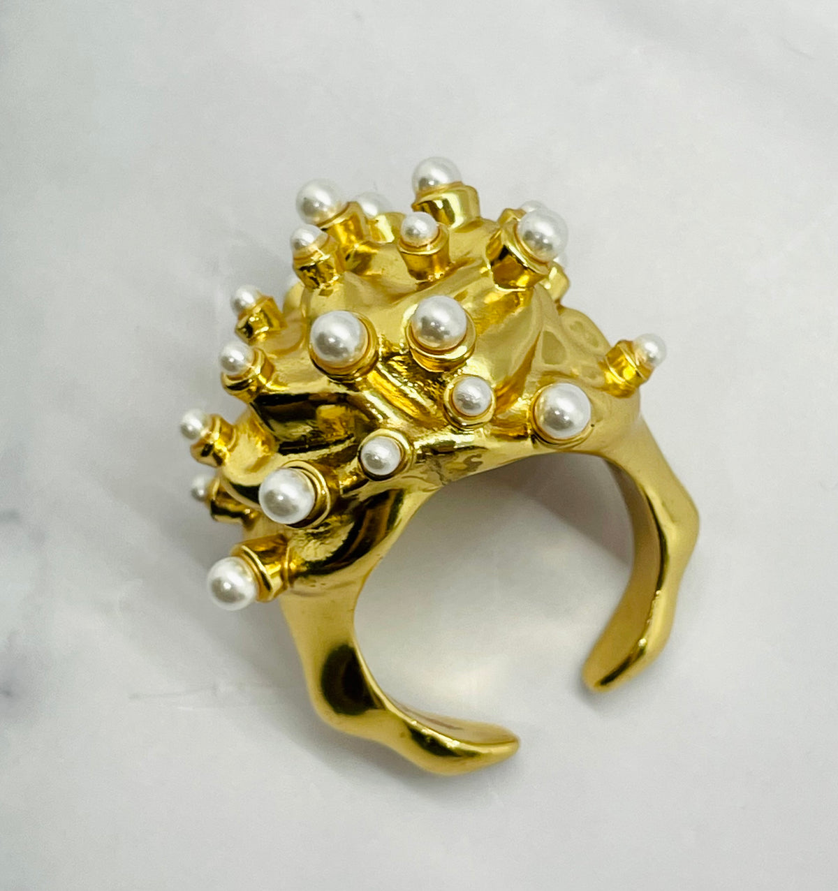 SCHIAPARELLI Pearl Statement Ring Adjustable size 7 - Pre owned