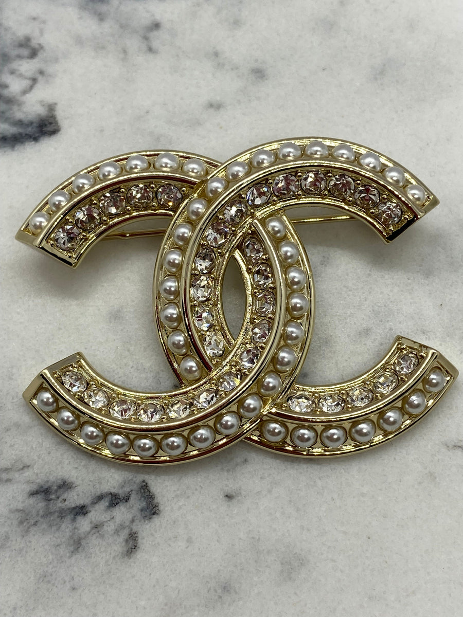 CHANEL CC Pearl & Rhinestone Trim Brooch Pin - USED