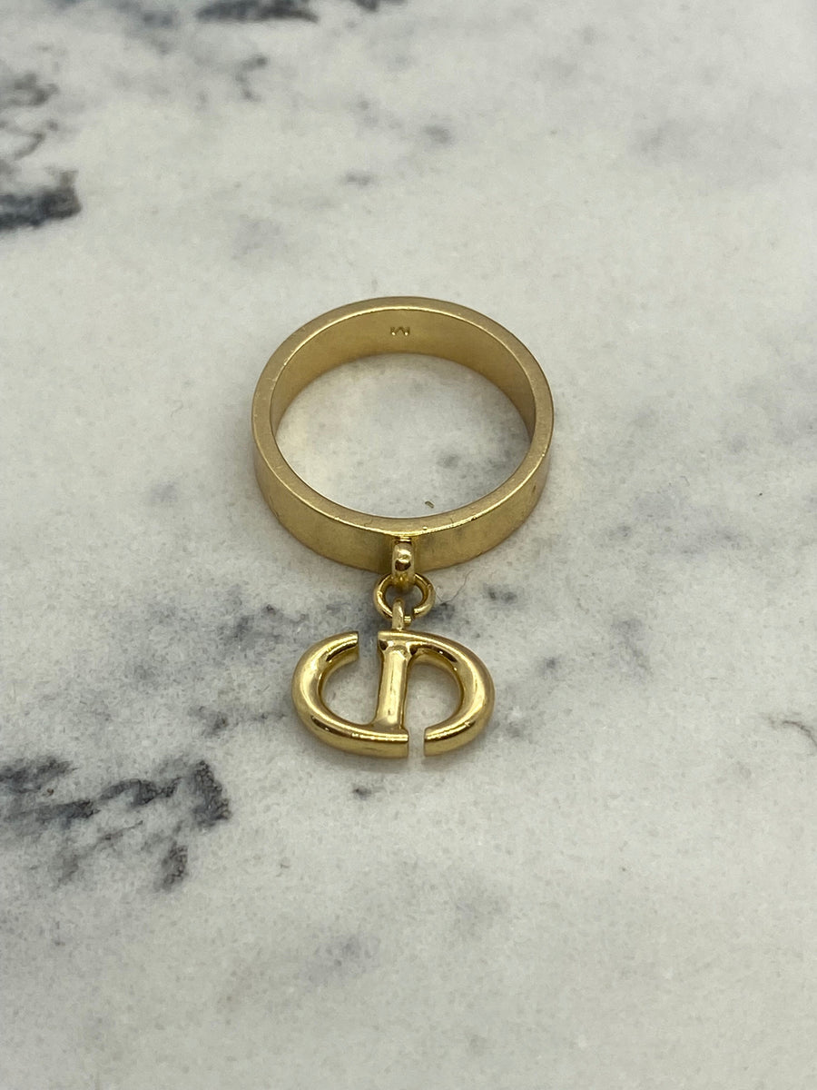 CHRISTIAN DIOR CD Gold Tone Ring Size 7 M Medium - Pre owned
