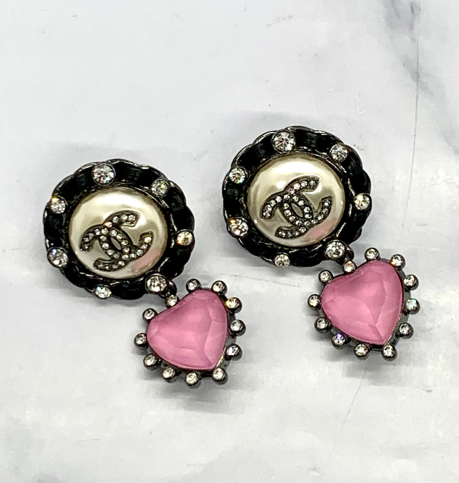 CHANEL CC Heart Pendant Earrings - Pre owned