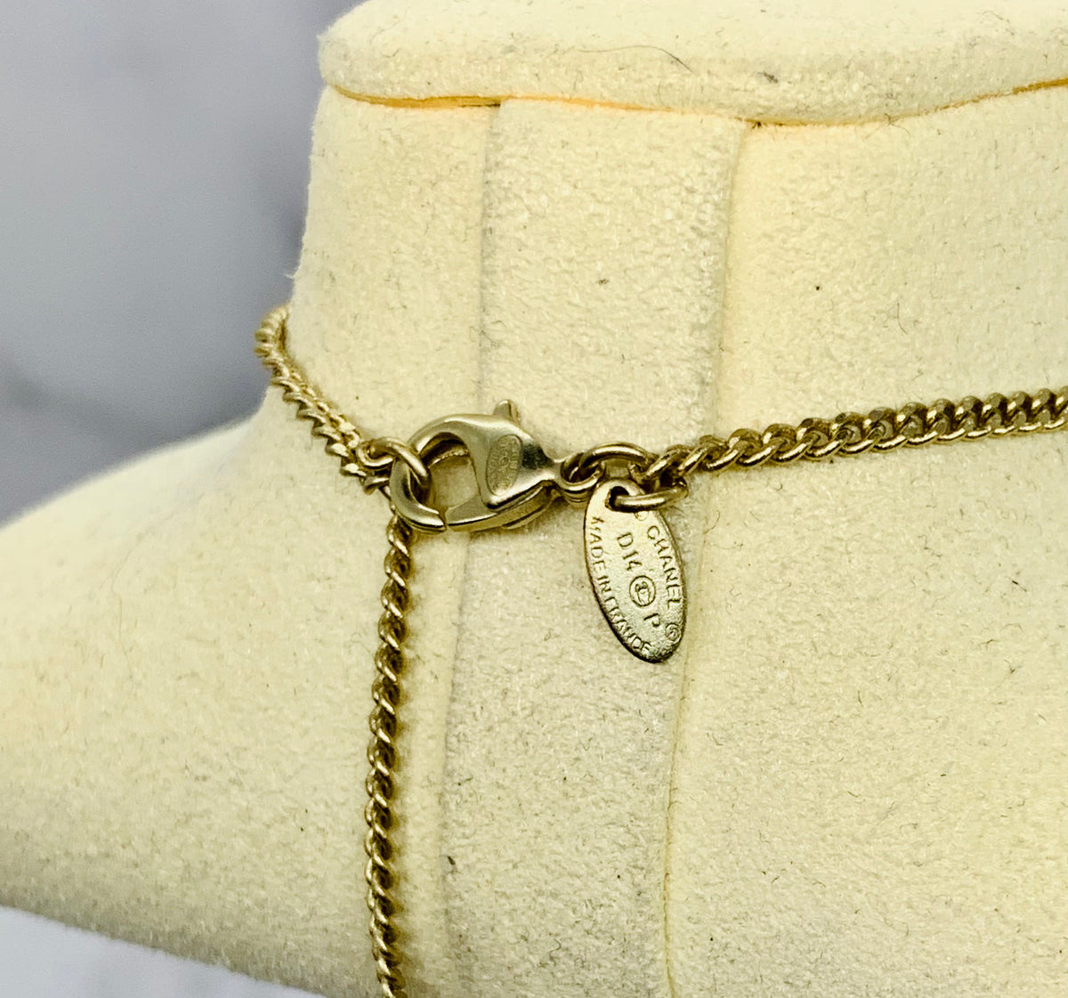 CHANEL CC 2014 Crescent Moon Necklace - Pre owned
