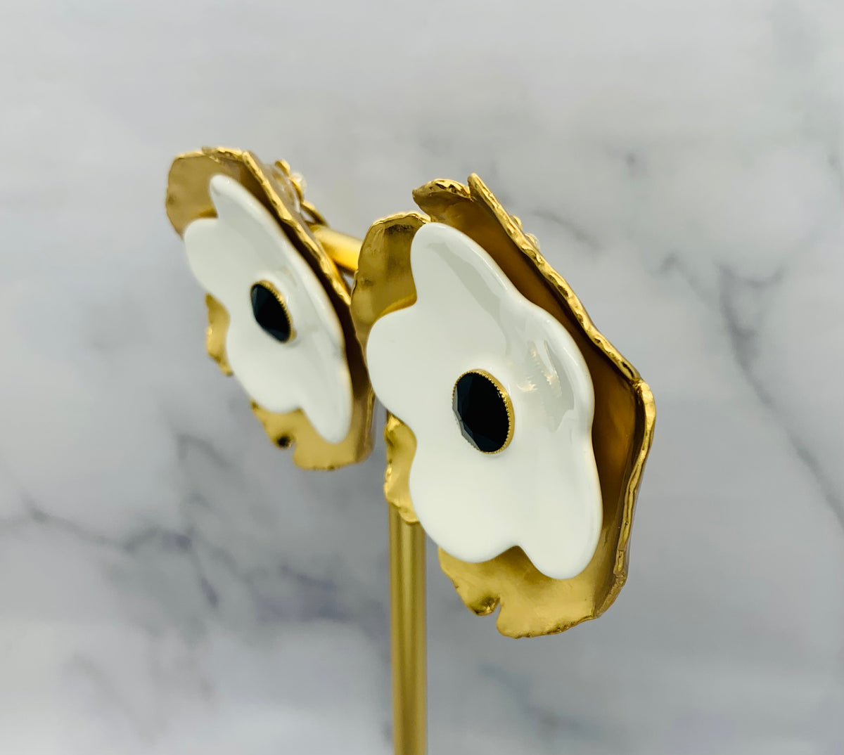 YSL YVES SAINT LAURENT Clip On Daisy Earrings - Pre owned